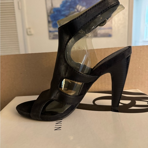 Heels 👠 - Picture 3 of 3